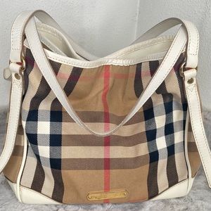 Burberry 👜